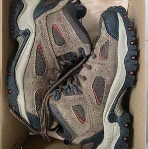 Columbia hiking boots